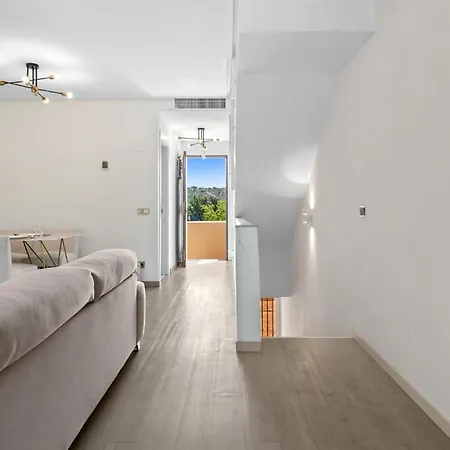 בית נופש Stunning 3 Floor House In Costa Del Golf
