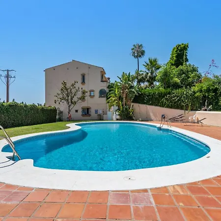 Stunning 3 Floor House In Costa Del Golf *