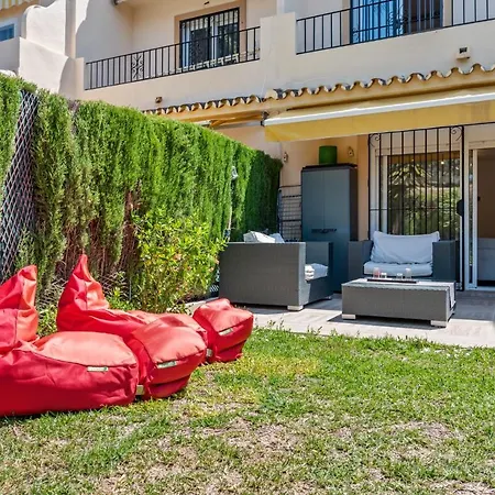 Stunning 3 Floor House In Costa Del Golf בית נופש
