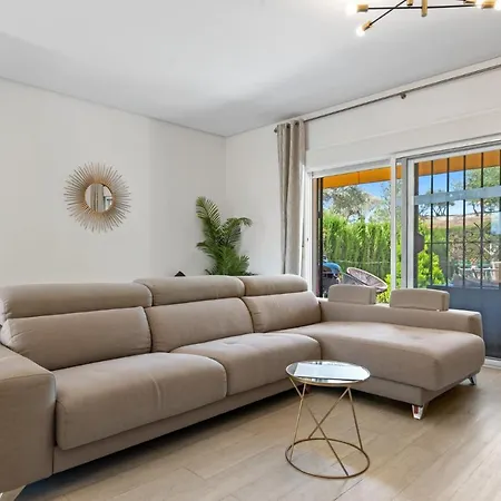 בית נופש Stunning 3 Floor House In Costa Del Golf
