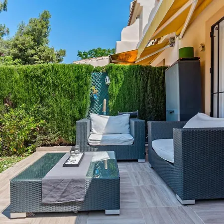 Stunning 3 Floor House In Costa Del Golf *