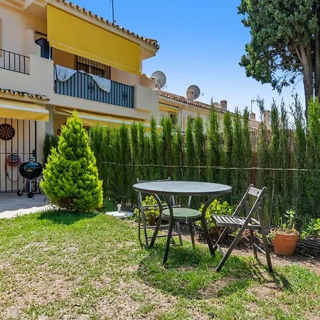 Stunning 3 Floor House In Costa Del Golf בית נופש