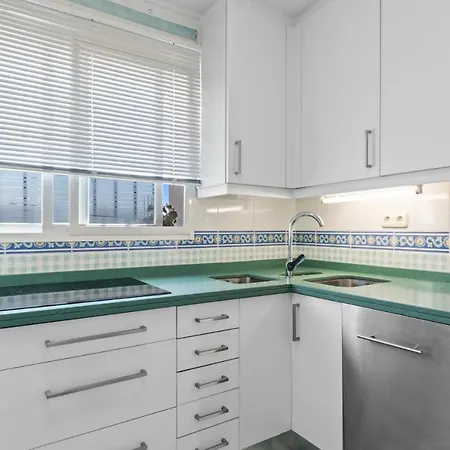 Stunning 3 Floor House In Costa Del Golf *