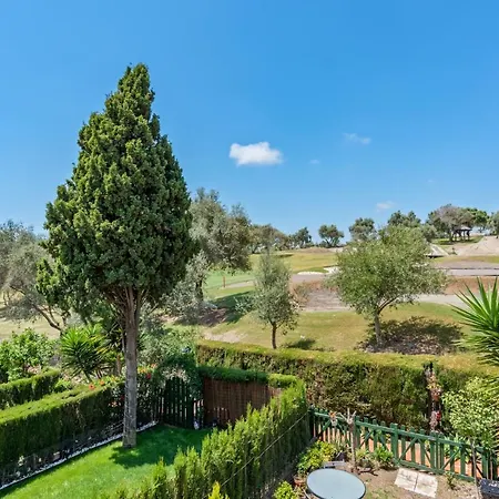Stunning 3 Floor House In Costa Del Golf *